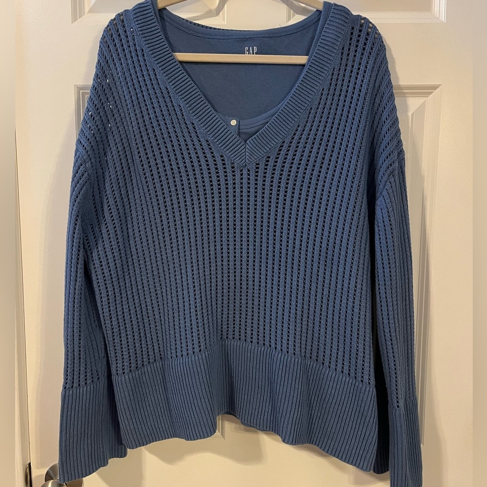 GAP Women's periwinkle V-Neck open knit Sweater with matching tank top